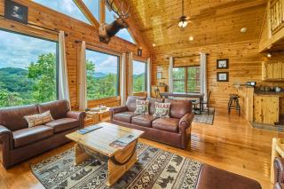 Epic Mountain Views, Hot Tub, Game Room, Sleeps 10 - Sevierville - 9
