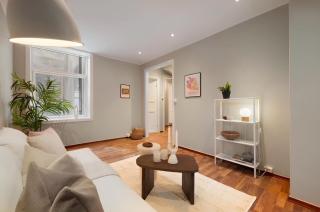 Charming Townhouse Apartment - 4