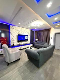 Mawuena Luxury 2 Bedroom Apartment Penthouse - Jahi - 9