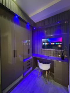 Mawuena Luxury 2 Bedroom Apartment Penthouse - Jahi - 4