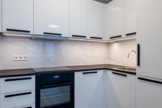 Luxury Riverside Retreat - FREE Garage - 4