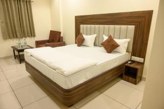 Hotel Shyam Palace - 2