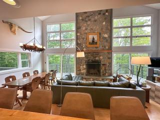 The Longhorn - Inspired 5br 3ba Home with Hot Tub - 9
