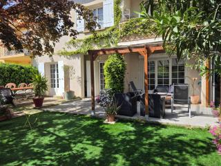 Grande maison avec 5 chambres et jardin - 9
