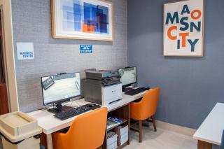 Holiday Inn Express & Suites - Mason City by IHG - 4