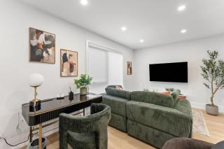 Luxury Deluxe 1 BR - 2 Beds - Stylish - New Build Downtown - 8