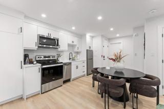 Luxury Deluxe 1 BR - 2 Beds - Stylish - New Build Downtown - 3