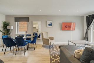 GuestReady - Chic 2bed with Balcony in Liverpool - 4