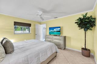Relaxing Pool Home | Bikes | Prime SE Location - 3