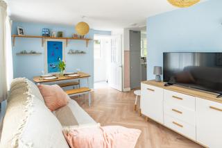 Swift Host | Holly Lodge | Sleeps 4 | Private Garden | Dog Friendly | Dereham - 8