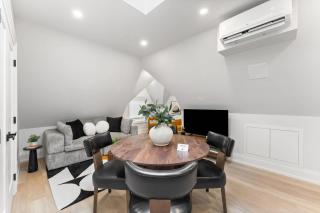 Luxury Deluxe 1 BR - 1 Bed - New Build - Near Downtown - 2