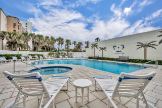 New listing! Direct oceanfront condo with private balcony, heated pool, hot tub, and garage parking - 6