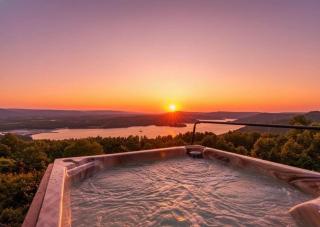 Fish Tales Cabin with a private hot tub - 0