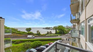 Golwg y Môr - 2 Bedroom Apartment - Tenby - 1