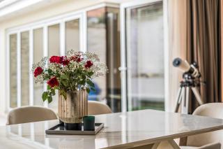 Luxury 4-Bed Townhouse Parking, Garden & Office - 3