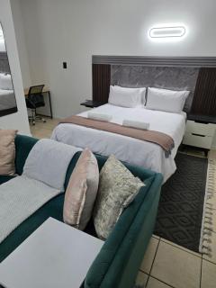 Rivonia Laxe - 4