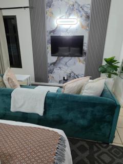 Rivonia Laxe - 5