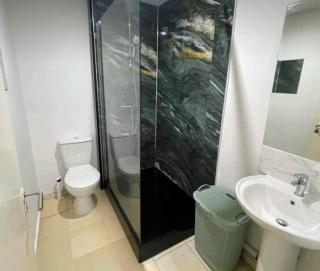Cozy & Affordable Double Room in Heart of Croydon - 4