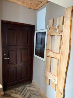 Delta 5, Nice 2-bedroom, 3 bed, free wifi - 1