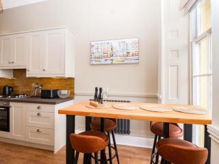 Flat 2 The Moorings - 1
