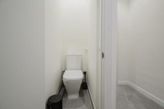 Elegant and Spacious Apartment Steps from Plaza Catalunya - 6
