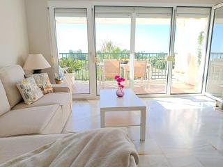 Lovely 3 bedroom duplex with pool & great sea view - 1