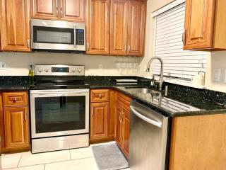 2 Bedroom Home 5 Minutes from ID, Capitol Hill - 6