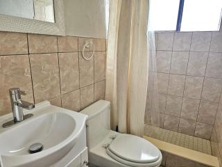 Modern 1 Bedroom 6 Miles to Hard Rock Stadium - 2