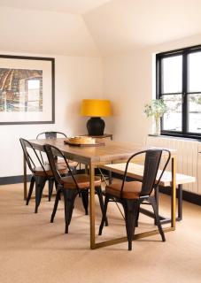 Stunning Waterfront Apartment With Spectacular Views & Parking at 'CAPTAINS LOFT' - 4