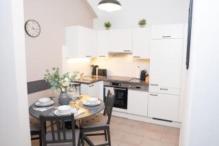 Quiet Apartment for 4 Guests, 8 Min to Center - 6