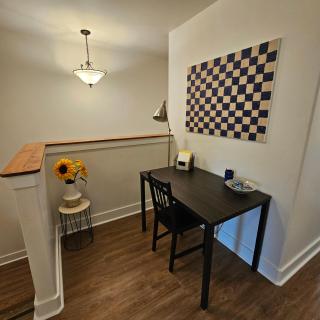 Stylish Saratoga Townhouse - 1