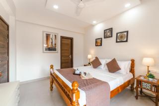 Luxury 3BHK Apartment with Pool View in Candolim - 7