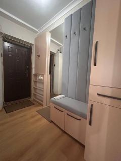 Затишна Однокімнатна квартира з великим ліжком у сучасному стилі Світло 24 години - 5