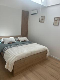Small, cozy, and modern house - 7