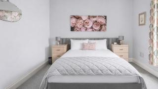 Modern Apartment with Garden - 7