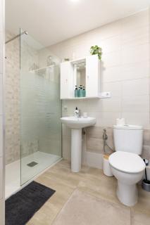 Isola Beachside Apartment - 5