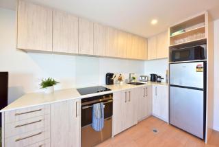 Urban Retreat on Moorhouse Cozy 1BR Stay - 5
