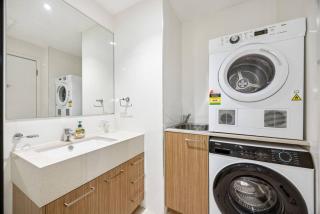 Vision 1BR Apartment – Square View & Parking - 4
