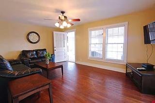 Spacious 2BR Condo Near Wilson Park and Live music - 0