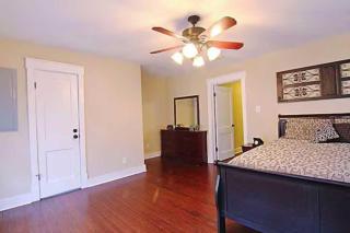 Spacious 2BR Condo Near Wilson Park and Live music - 7