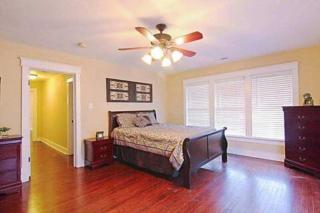 Spacious 2BR Condo Near Wilson Park and Live music - 1