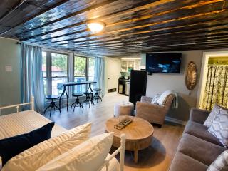 Riverfront stay Near Wilson Dam with Grill - 8