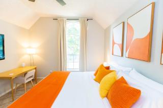 Stay at Golden Hour, Pool, Hot Tub, Sleeps 10 or more - 9