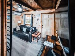 Sevierville Smoky Cabin with Hot Tub Views and Wi-Fi - 9