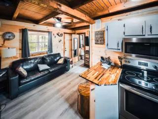 Sevierville Smoky Cabin with Hot Tub Views and Wi-Fi - 8