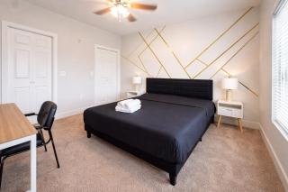 Designer UAB Condo King Bed Balcony View D2 - 2