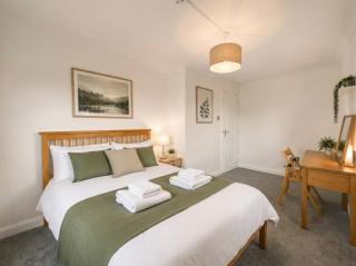 Stylish 3 BDR near Edinburgh Sleeps 5 Free Parking - 2