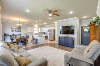 Deck & Large Yard! Family Haven in Cape Girardeau - 9