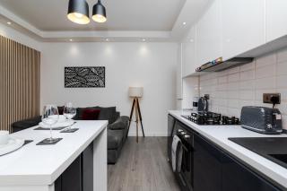 Parking, Sleeps 2, 1 Bedroom and New Interior - 8