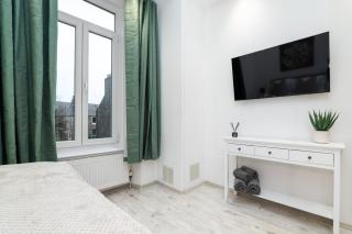 Parking, Sleeps 2, 1 Bedroom and New Interior - 1
